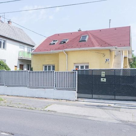 Hi-Bp Garden City Batsanyi Apartment 3 Rooms, Apartment Upstairs Near The City Train With Free Parking Budapesta Exterior foto