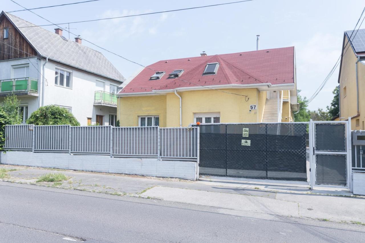 Hi-Bp Garden City Batsanyi Apartment 3 Rooms, Apartment Upstairs Near The City Train With Free Parking Budapesta Exterior foto